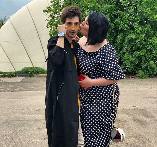 Саша Черно скоро начнёт «доить» свёкров