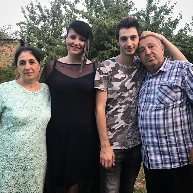 Саша Черно скоро начнёт «доить» свёкров