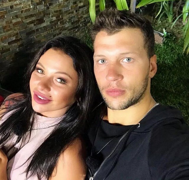 Александра Шева отказалась от поддержки Виктора Шароварова