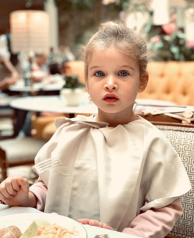 Ксения Бородина: Как долго девочки играют в куклы?