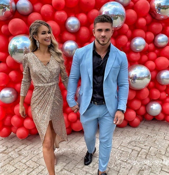 Роман Капаклы не уважает Марину Африкантову Роман Капаклы не уважает Марину Африкантову