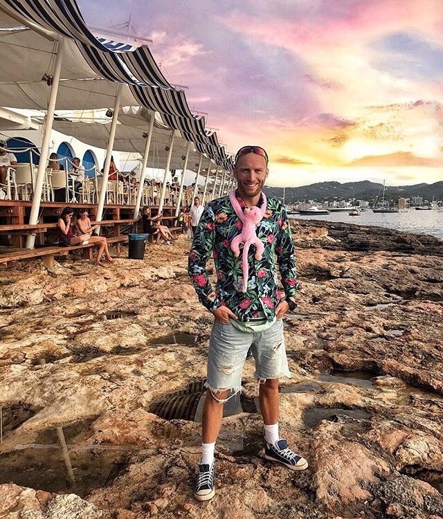 Артём Сорока: Нажал на паузу и увидел много друзей