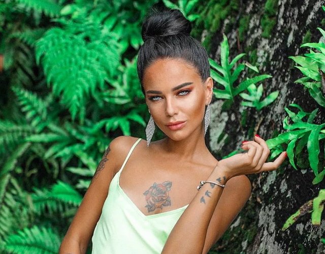 Юлия Щеглова пожаловалась на болезненную худобу