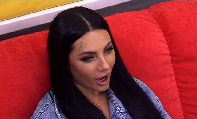 Анна Брянская принялась раздавать советы коллегам по проекту