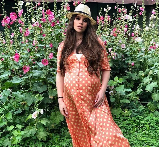 Саша Артёмова скрывает рождение двойни