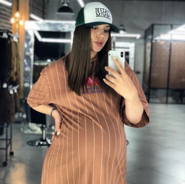 Саша Артёмова скрывает рождение двойни