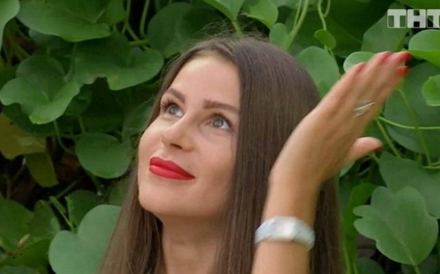 Яббаров только и умеет песни девушкам писать, да детей делать?