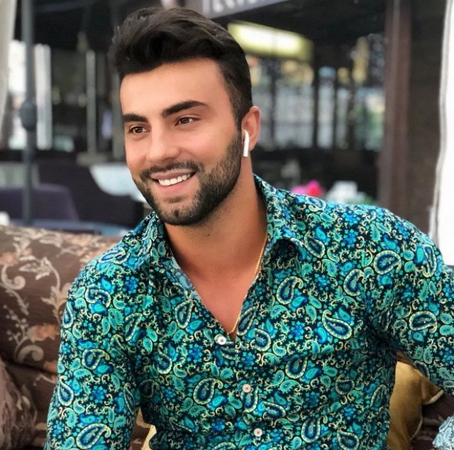 Алексей Чайчиц показал свою новую пышногрудую пассию