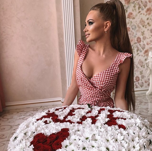 Женя Феофилактова сыграла тайную свадьбу со своим бойфрендом