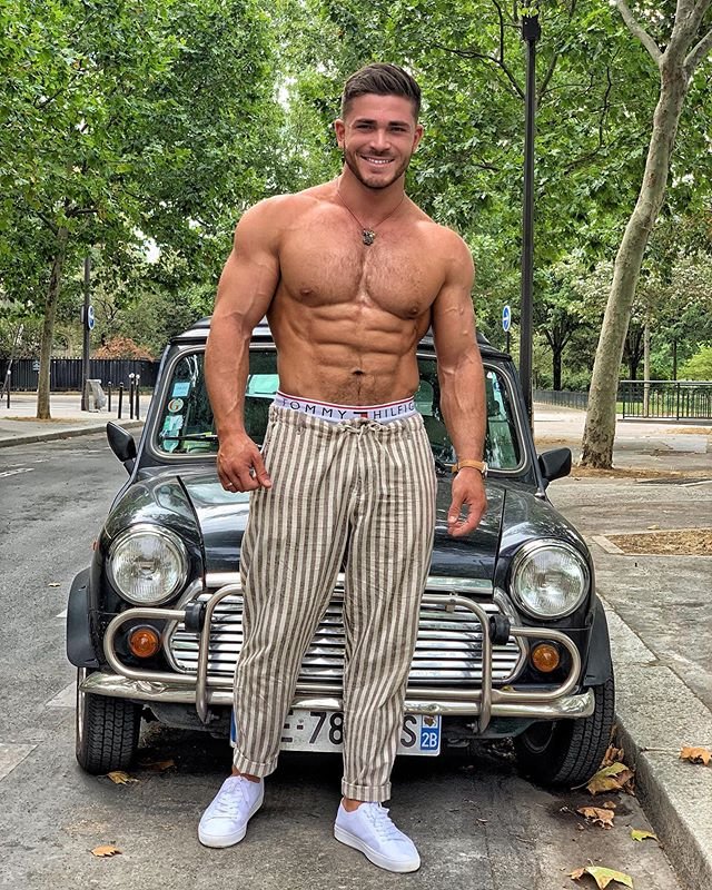 Капаклы и Райсон попрошайничают в тандеме