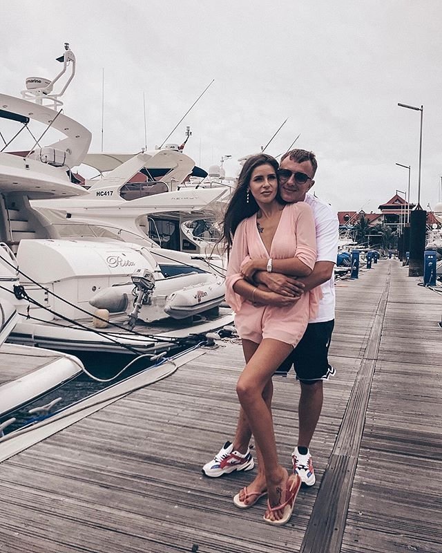 Голд неврничает по поводу возможного возвращения Яббарова к Рапунцель Голд неврничает по поводу возможного возвращения Яббарова к Рапунцель