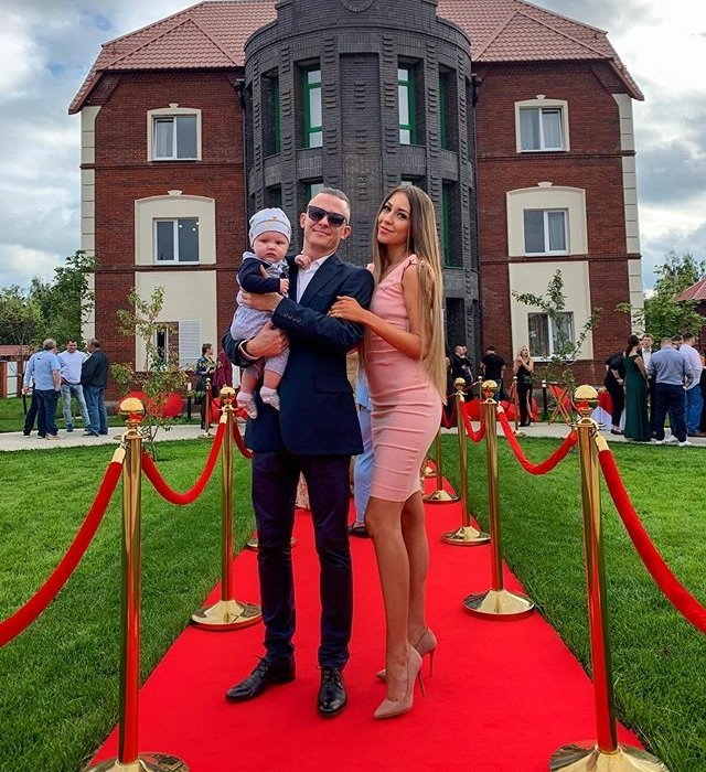 Но мнению Алены Рапунцель, Макеев падок на молоденьких девушек