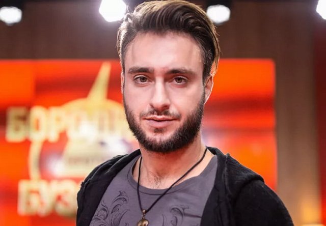 Безус редко ходит на могилу родного брата