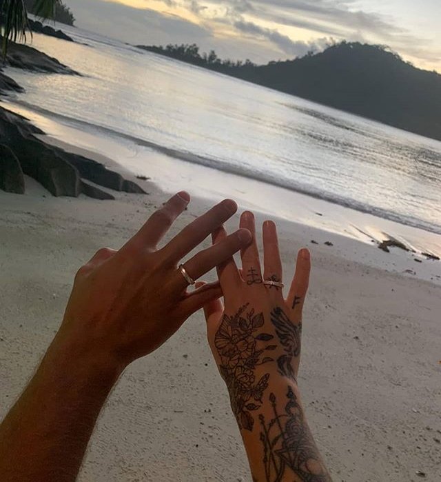 Клавдия Безверхова и Никита Уманский помолвились