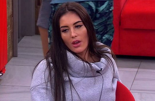 Люба Дробкова плачет из-за очередных несостоявшихся отношений