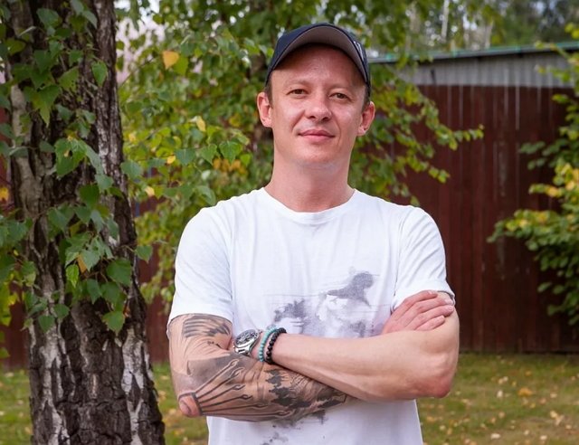 Роман Макеев уделяет внимание Насте Ивановой