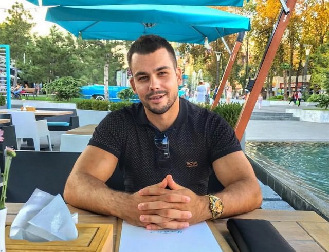 Сергей Захарьяш признался в том, что предлагал участницам проекта «групповуху»