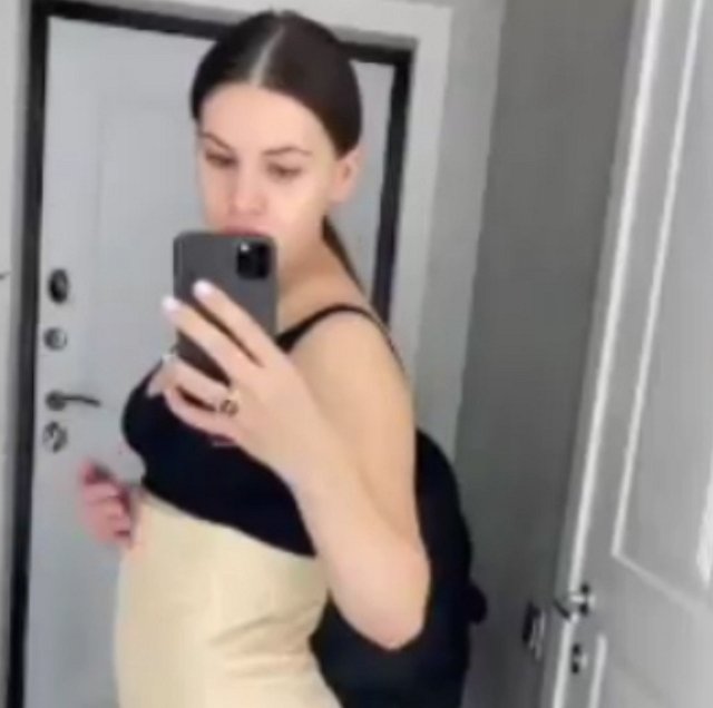 Александра Артемова рассказала, как поддерживает форму после родов