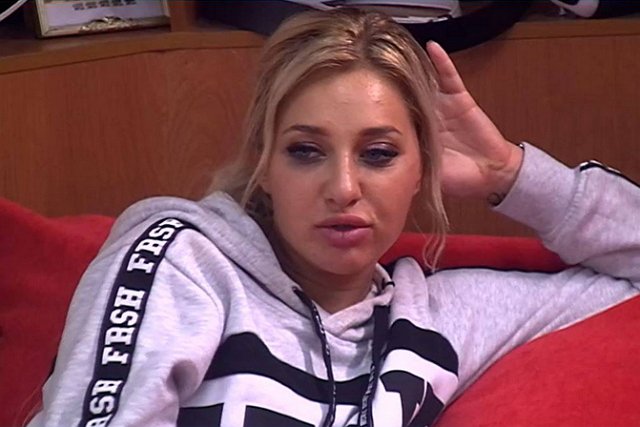 Настя Стецевят просит подписчиков найти ей парня