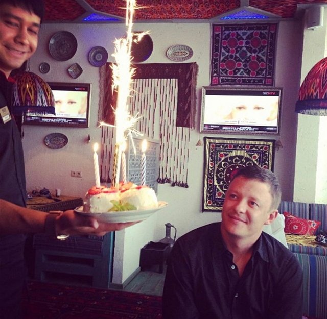 Роман Макеев получил поздравление с днем рождения от супруги