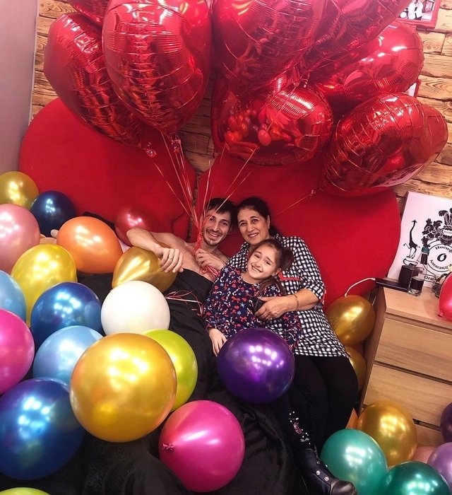 Иосиф Оганесян расплакался от поздравления Жени Ромашова