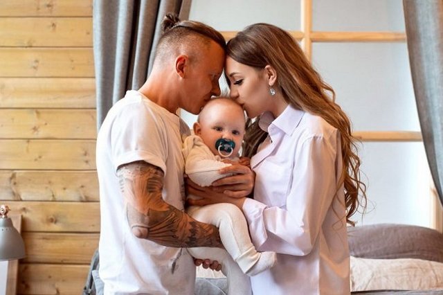 Алена, тебе нужна еще одна пластика!