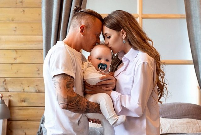 Макеев рассказал о том, как помогает Алене после пластических операций