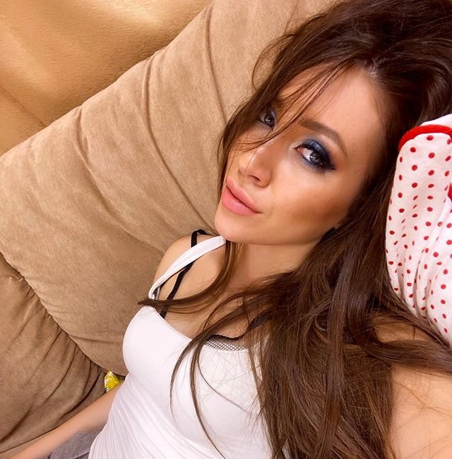 Алена Савкина отказалась принимать дорогое кольцо от Вити Трифоненкова