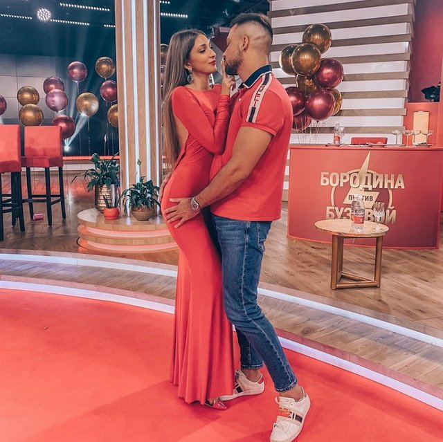 Сергей Захарьяш разочарован в Яне Захаровой