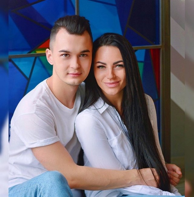 Анна Брянская примеряет свадебные платья