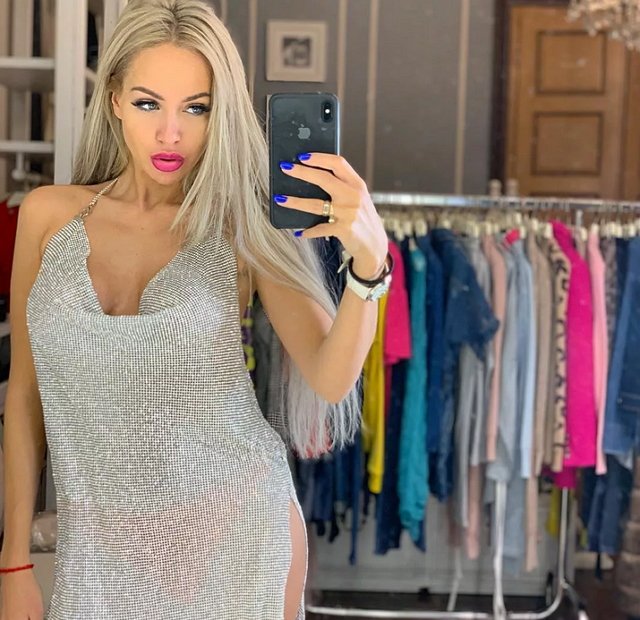 У Лизы Триандафили снова разошлись швы