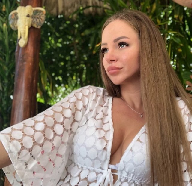 Саша Ульянцева призналась, что занималась сексом на борту самолета