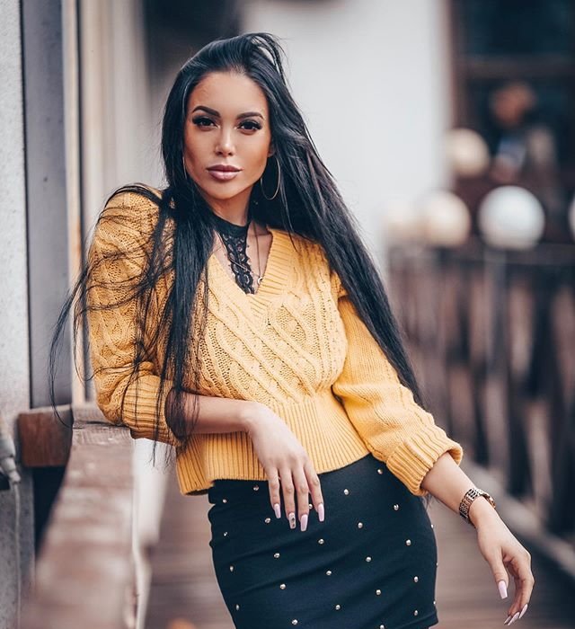 Юля Белая дала понять Клаве Безверховой, что к Ромашову лучше не приближаться