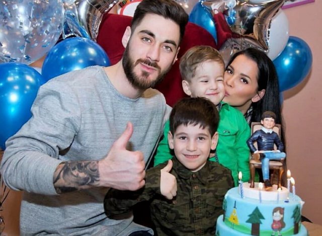 Ролан Салибеков просит у родителей на Новый год слишком дорогой подарок