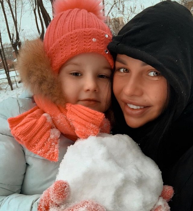 Александра Шева: Объясняю, почему вернулась без дочери