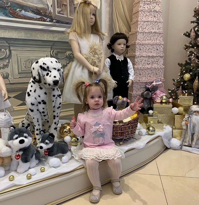 Василиса Дмитренко: Давайте все поддержим мою мамочку!