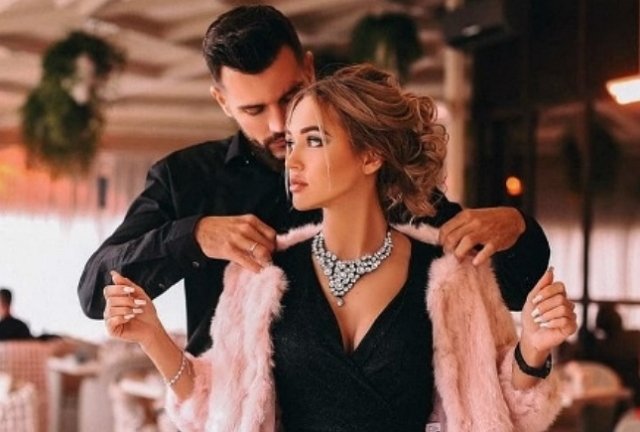 Мацьолек рассказал, каково это, когда жена зарабатывает больше