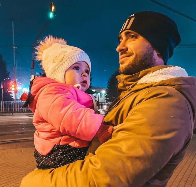 Алексей Безус: Смотрела на меня исподлобья и отворачивалась