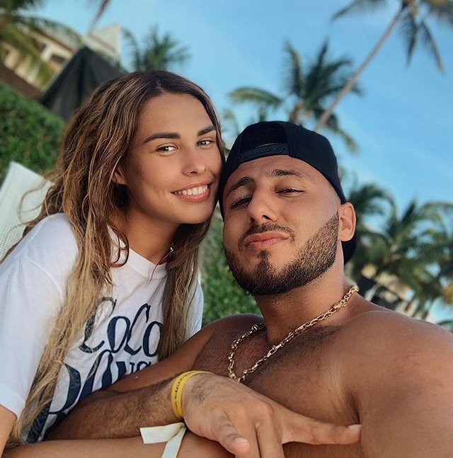 Арай Чобанян заехал Ире Пинчук рыбиной по лицу Арай Чобанян заехал Ире Пинчук рыбиной по лицу