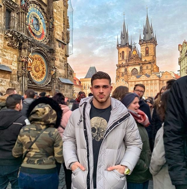 Почему у Романа Капаклы столько преференций на проекте? Почему у Романа Капаклы столько преференций на проекте?