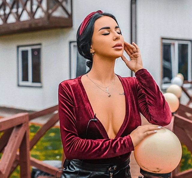 Влад Иванов решил отбить Анну Левченко у Валерия Блюменкранца