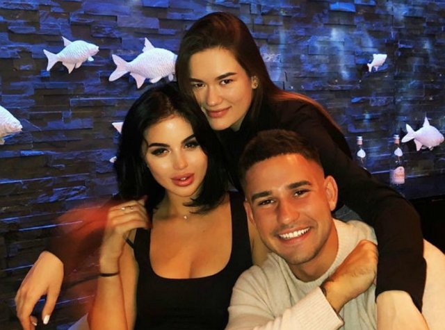 Захар Саленко представил свою избранницу сестре