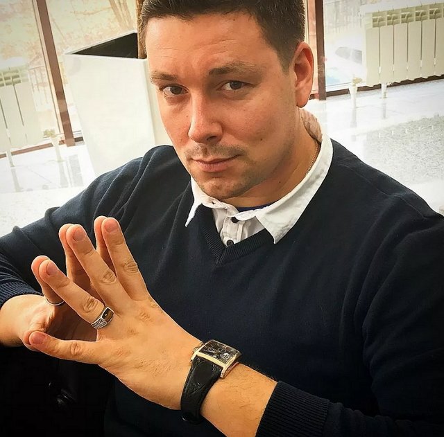 Андрей Чуев поделился стихотворением, написанным в честь умершей мамы