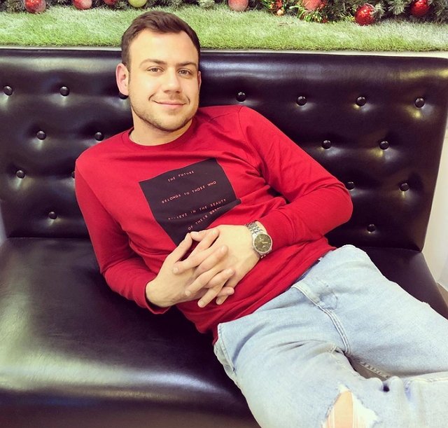 Валера Блюменкранц уговаривает Левченко на близость