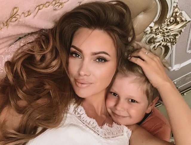 Евгения Феофилактова сетует на маленькие алименты от Антона Гусева