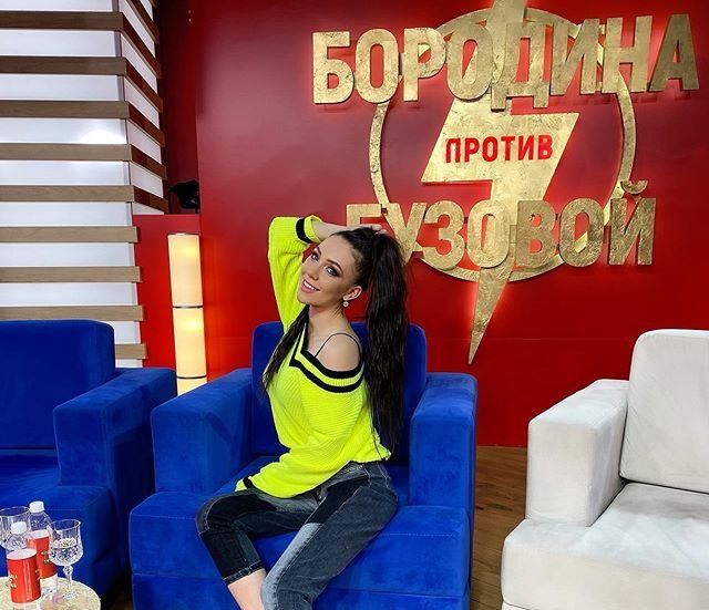 Влад Иванов начал ухаживать за Аленой Савкиной