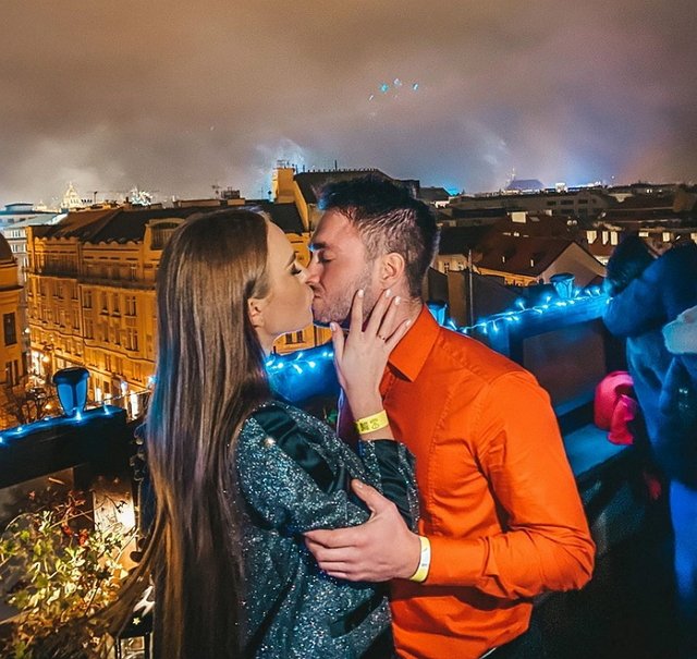 Экстрасенс рассказал, почему Безус не торопится жениться на Безбородовой