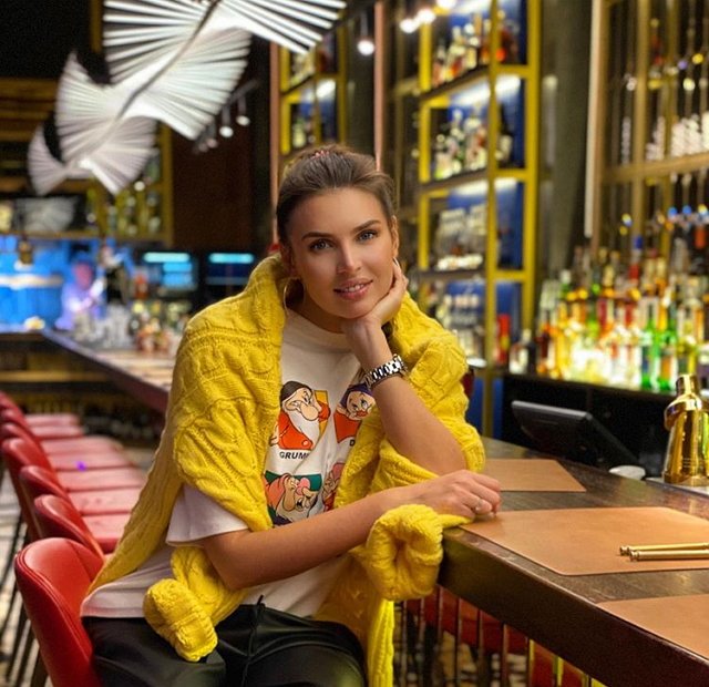 У Эллы Сухановой состоялась помолвка