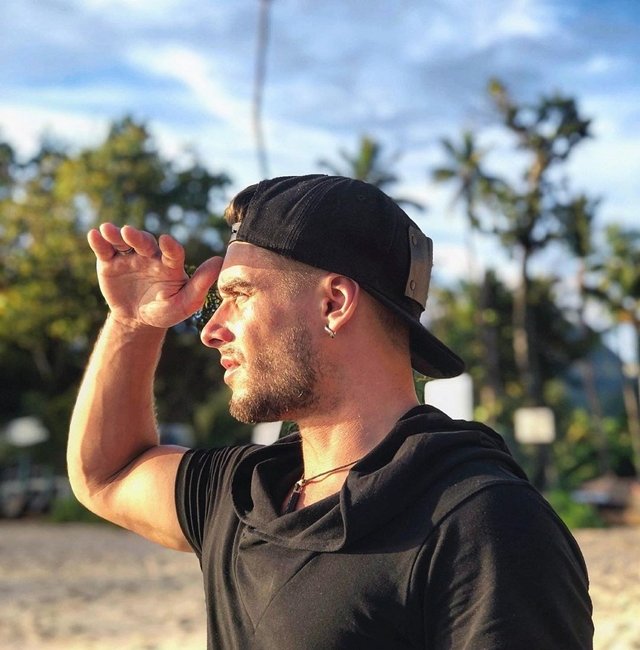 Евгений Ромашов: Я брал пример с других людей