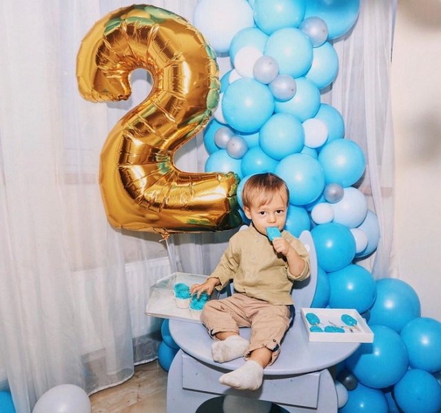 Нелли Ермолаева отметила день рождения сына в компании бывшего мужа